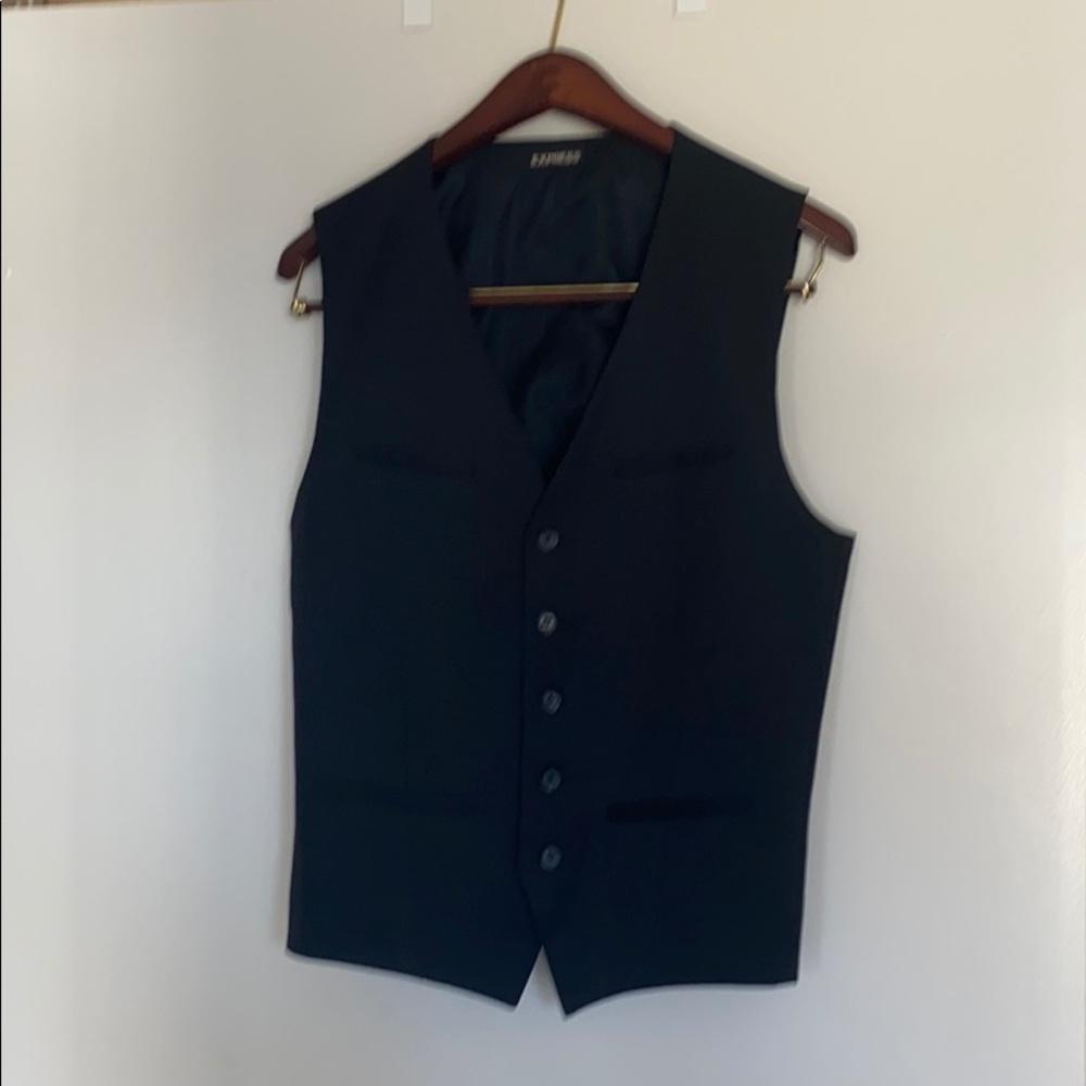 COPY - Express black vest